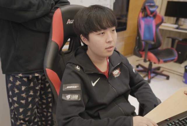 的抢断成功 的抢断成功