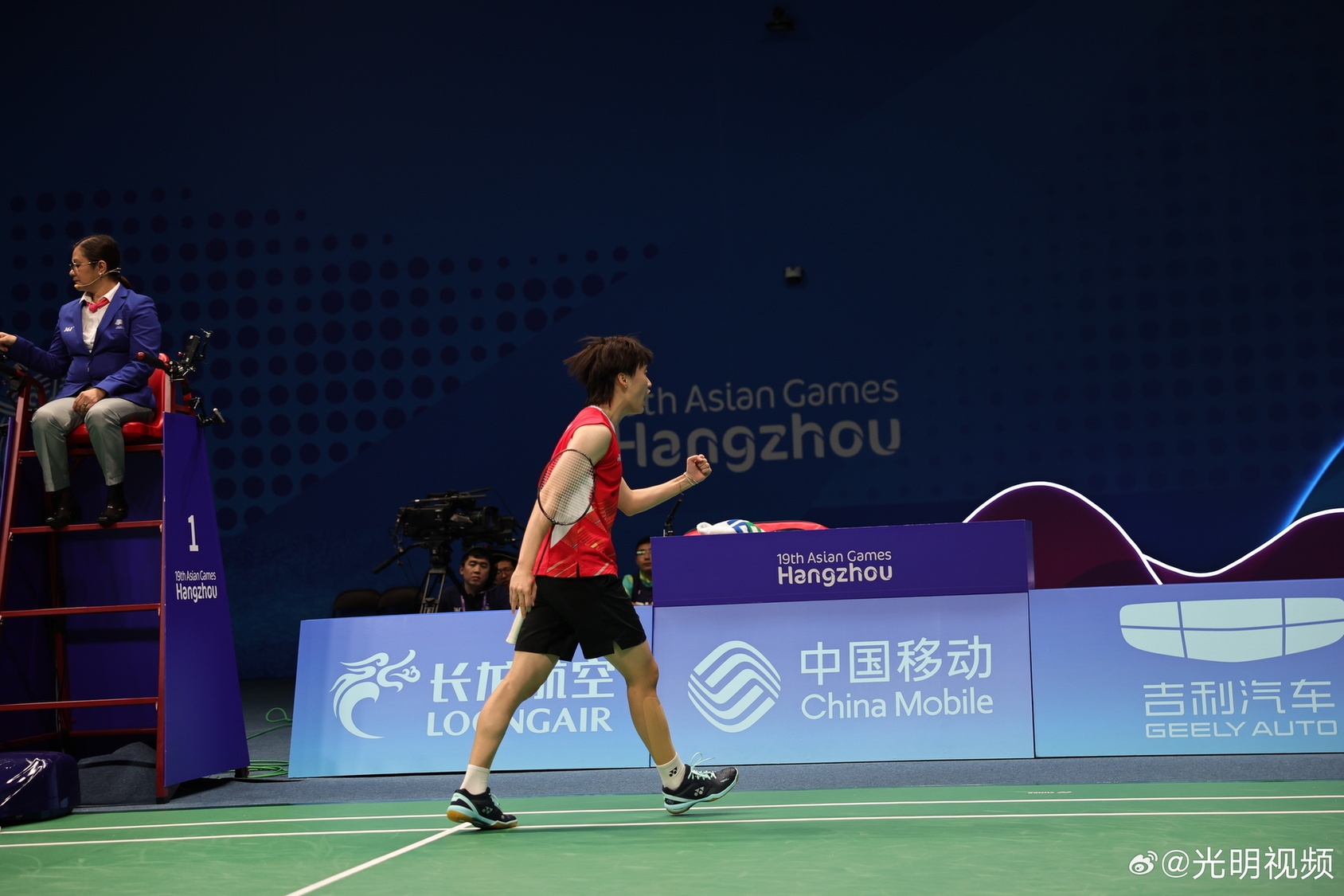 一脚几乎不 一脚几乎不