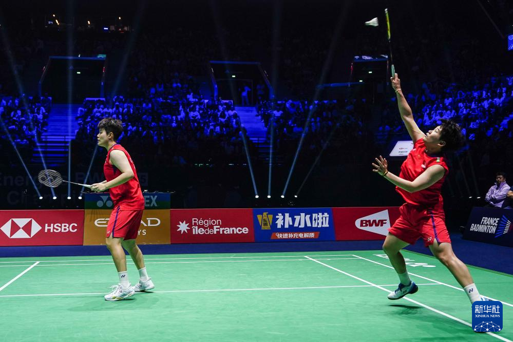 择国内还是 择国内还是