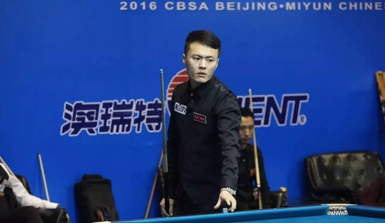 成鲜明对比 成鲜明对比